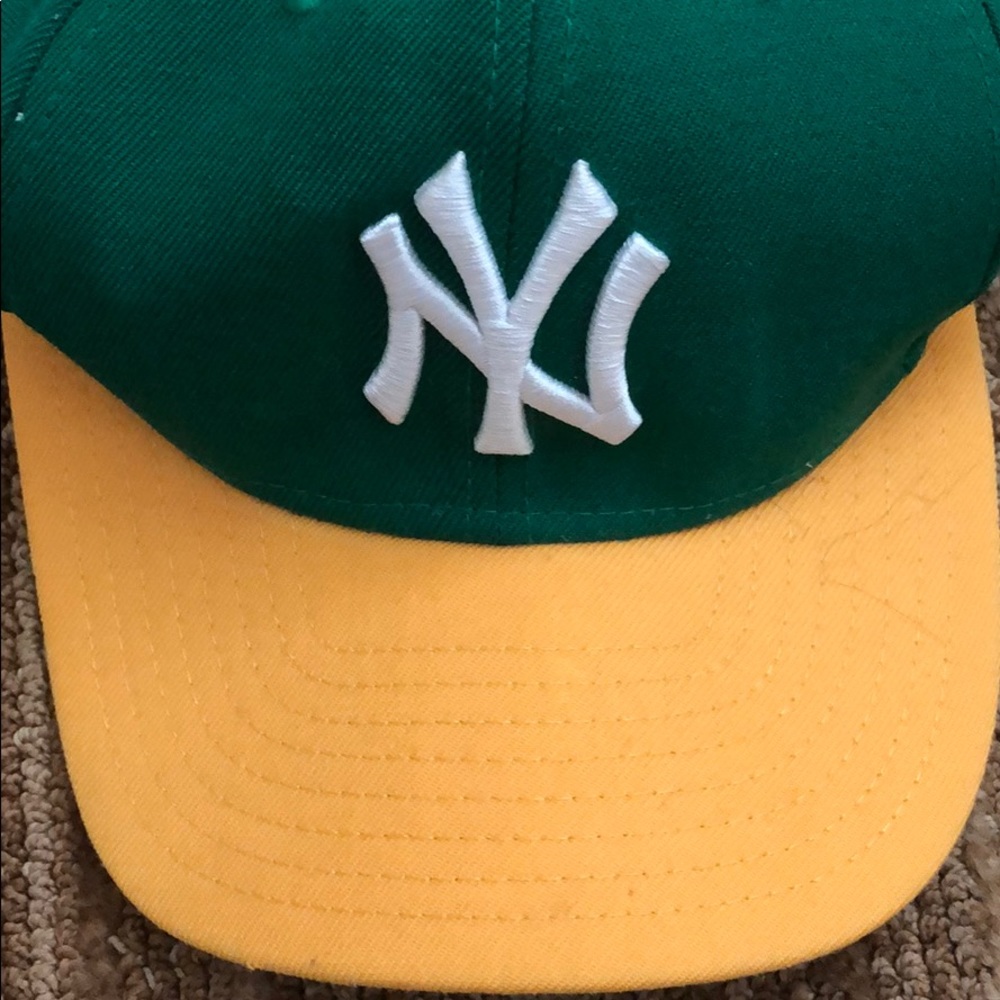 Yankees Hat - Picture 3 of 7